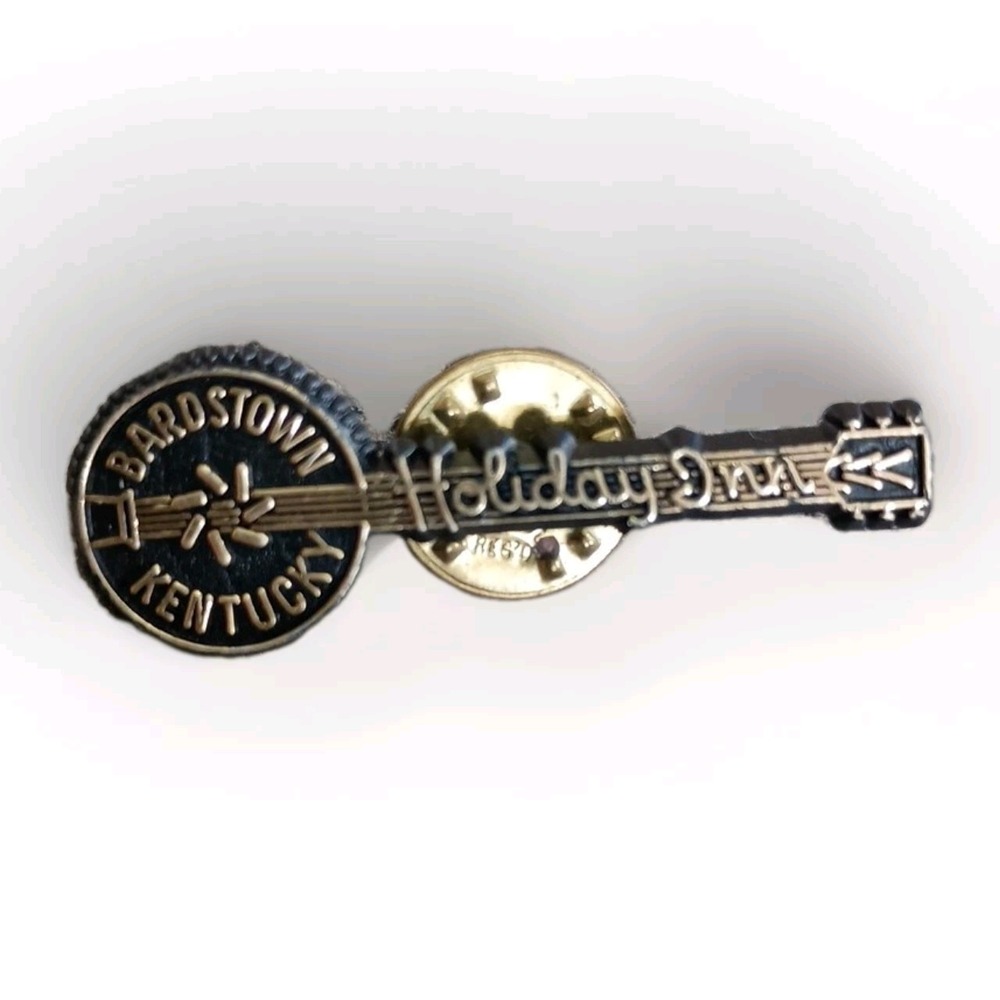 Vintage Bardstown Kentucky Holiday Inn Banjo Shaped Lapel Pin Pinback